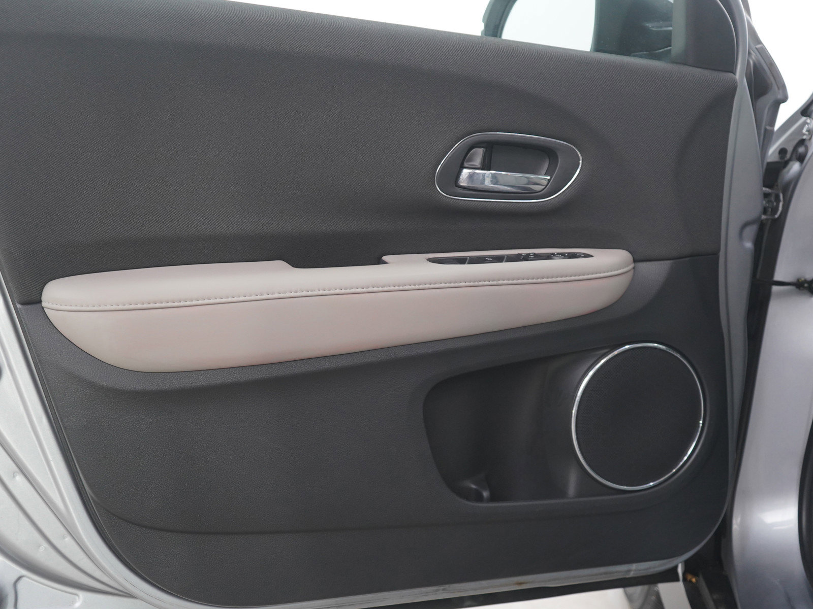 Used 2022 Honda HR-V EX image 17