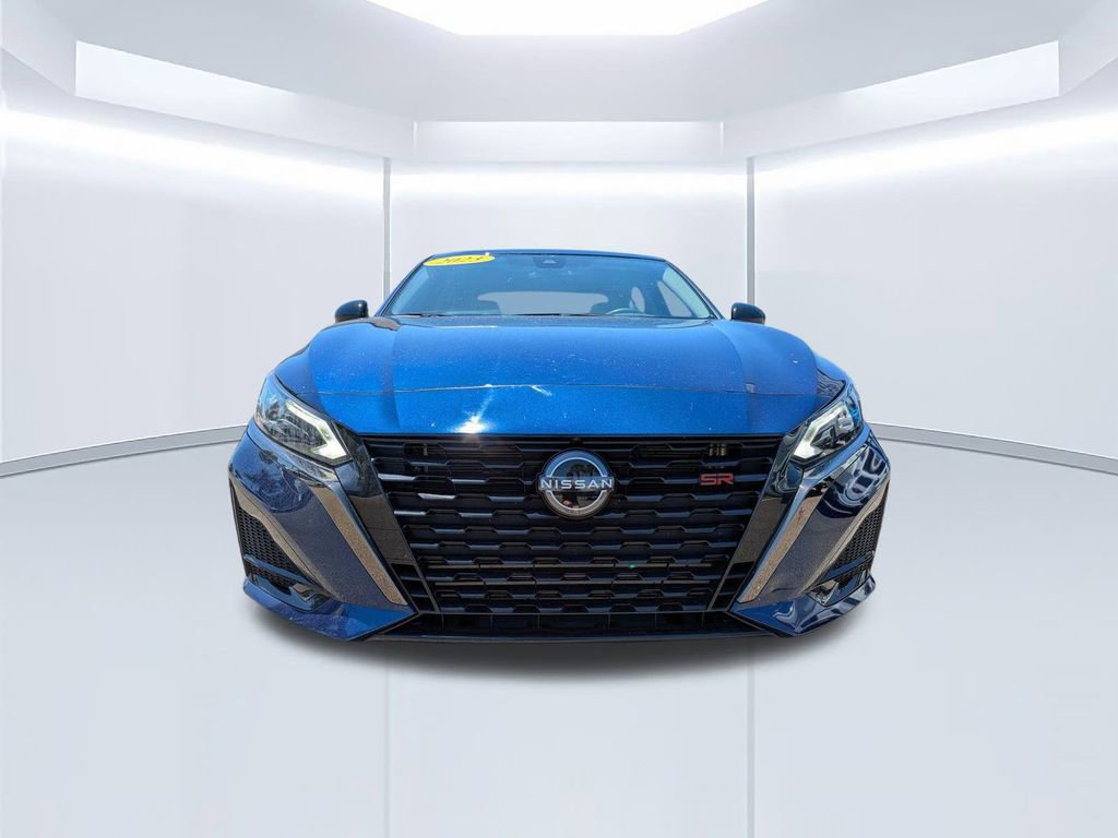 Used 2023 Nissan Altima 2.0 SR image 9