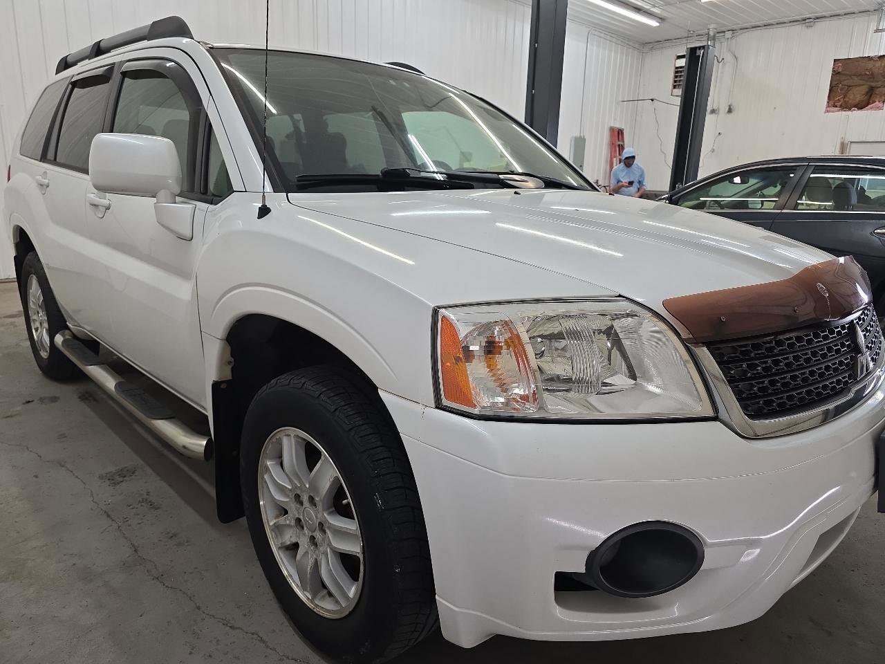 Used 2011 Mitsubishi Endeavor LS image 15