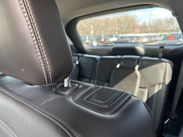 Used 2023 Ford Explorer XLT w/ Equipment Group 202A image 14