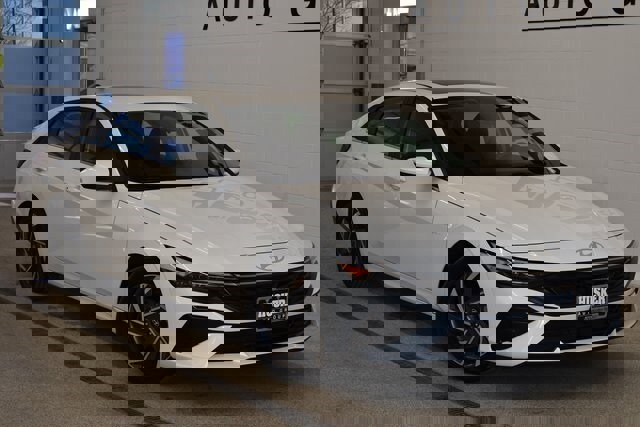 Used 2025 Hyundai Elantra SEL