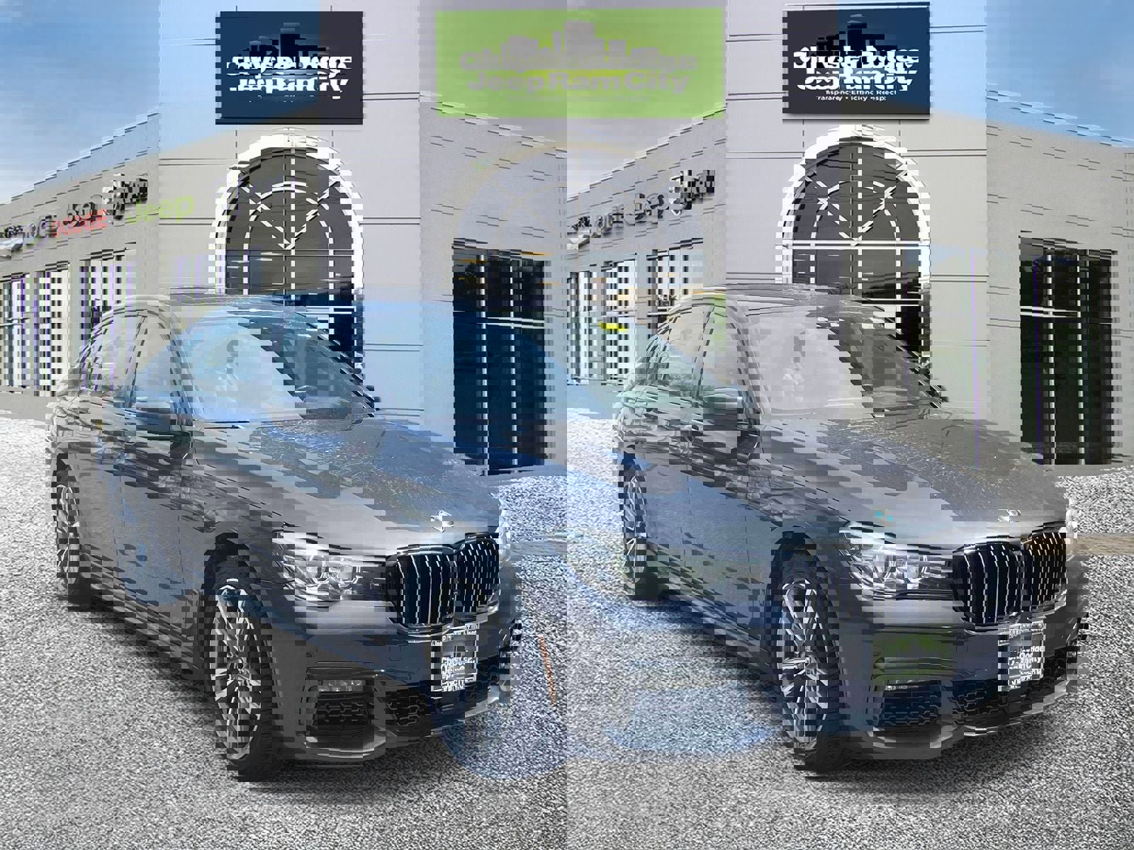 Used 2019 BMW 740i xDrive w/ M Sport Package image 4