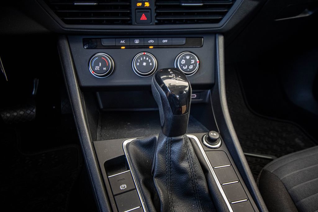 Used 2022 Volkswagen Jetta S FWD image 27