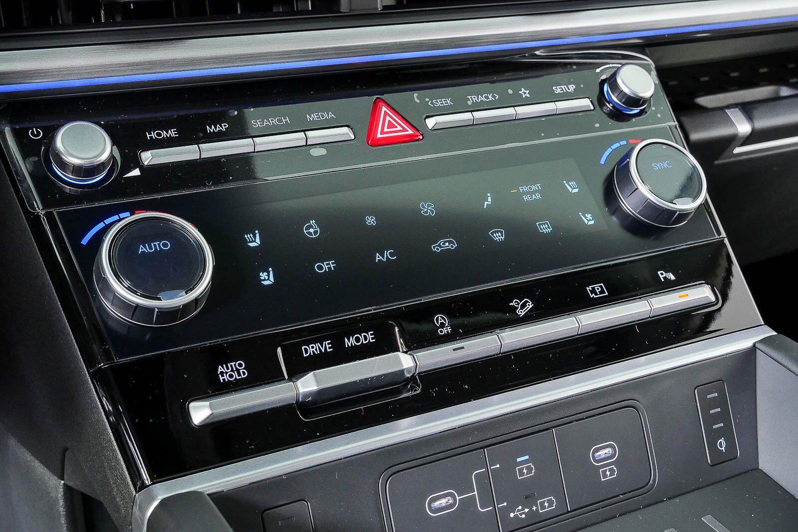 New 2026 Hyundai Santa Fe Limited FWD image 18