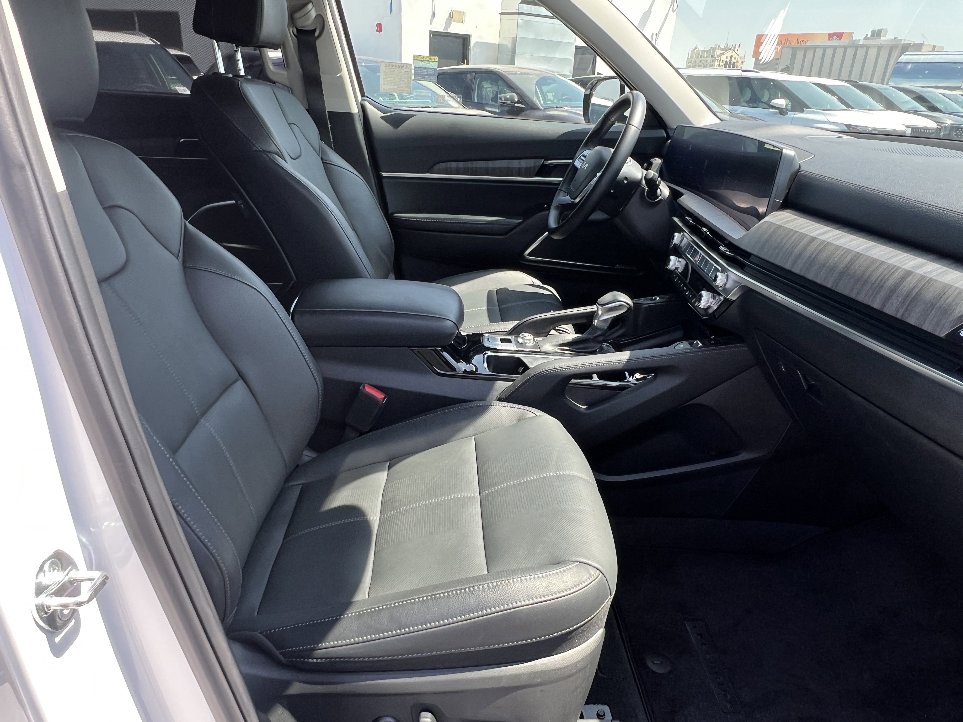 Certified 2024 Kia Telluride SX image 17