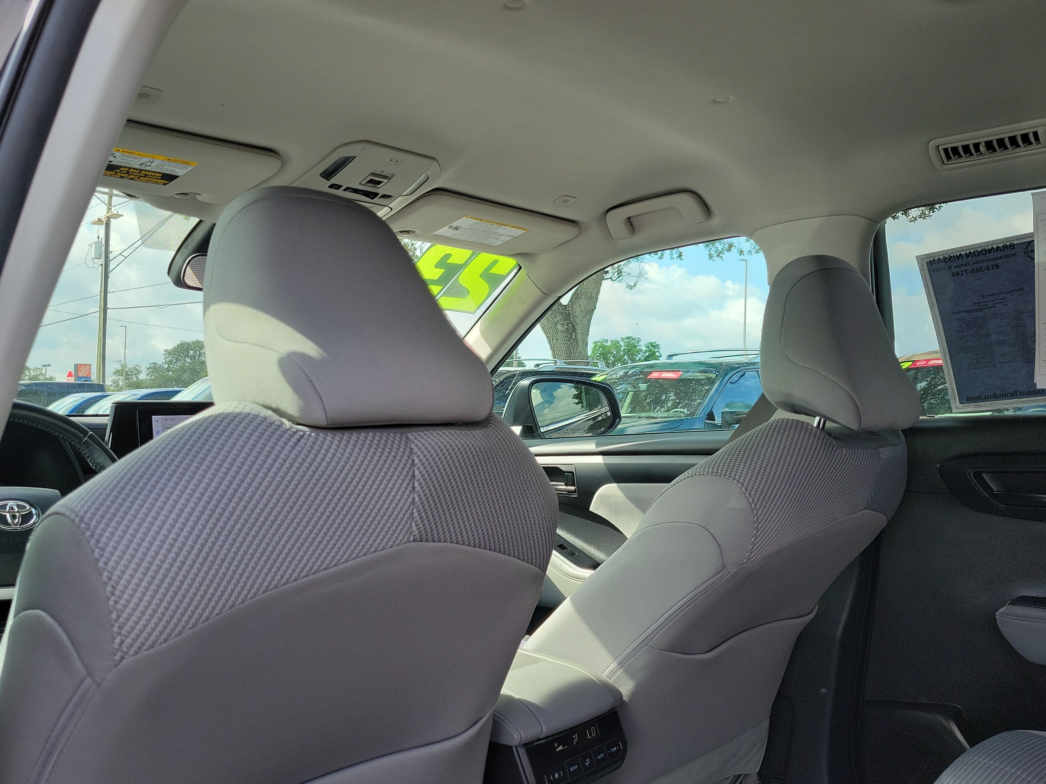 Used 2023 Toyota Highlander LE FWD image 14