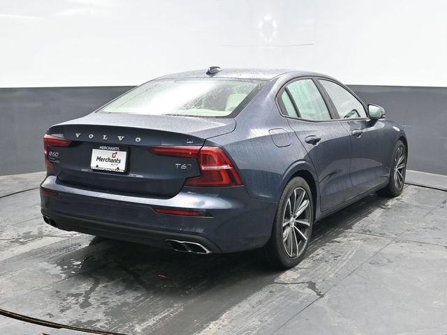 Used 2021 Volvo S60 T6 Momentum AWD/4WD image 6