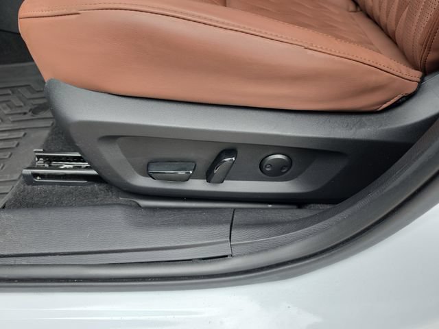 Used 2025 Mitsubishi Outlander SEL FWD image 17