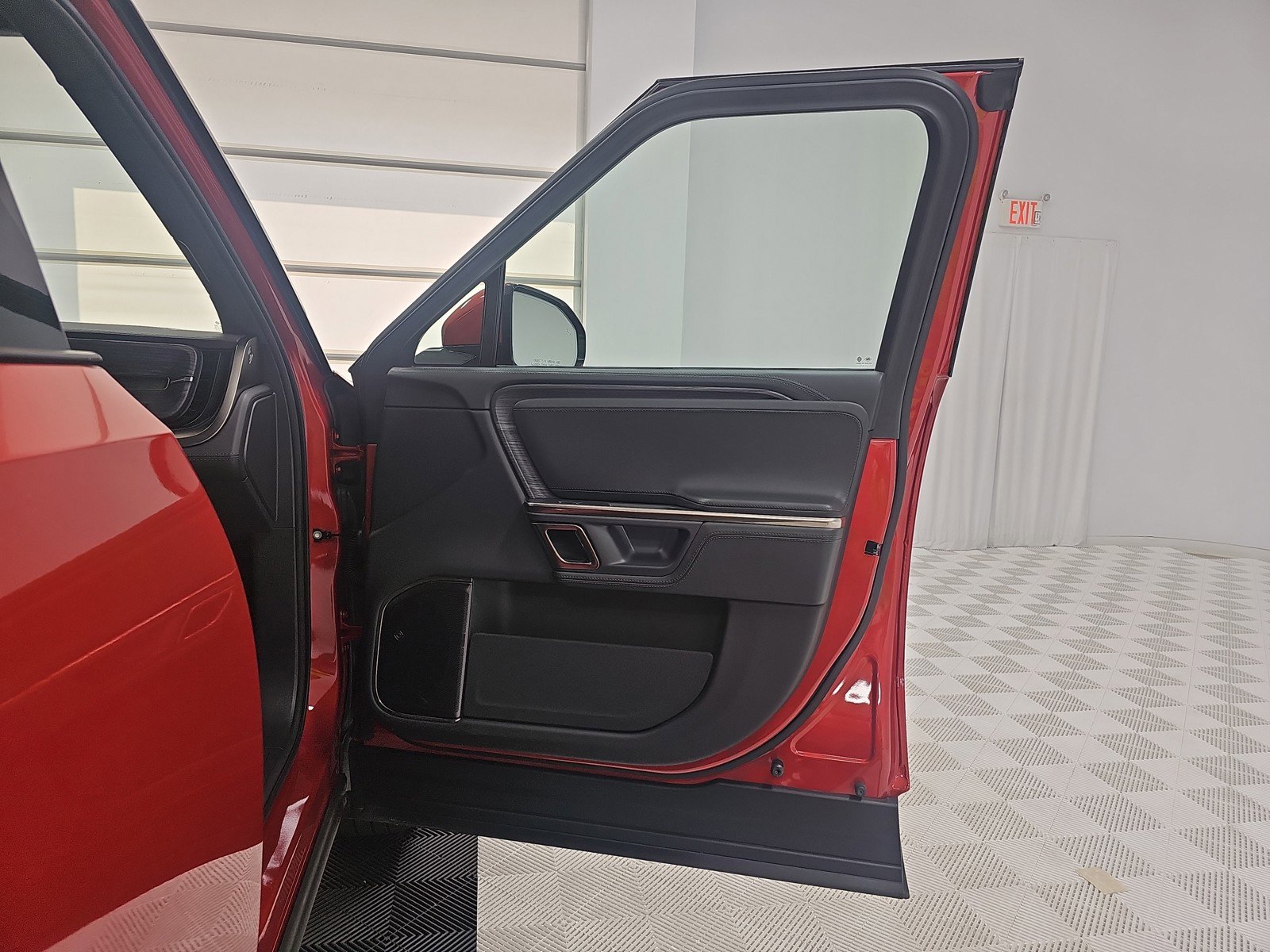 Used 2023 Rivian R1T Adventure image 18