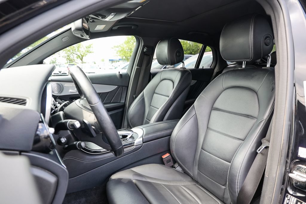 Used 2019 Mercedes-Benz GLC 300 4MATIC Coupe image 35