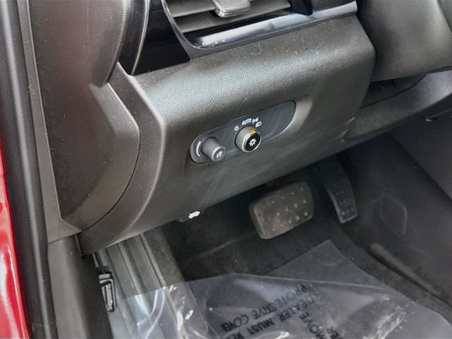 Used 2023 Chevrolet Traverse RS AWD/4WD image 11