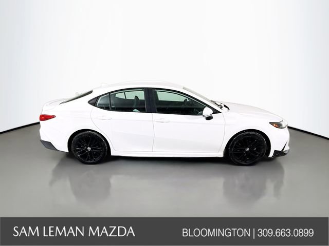Used 2025 Toyota Camry SE image 8