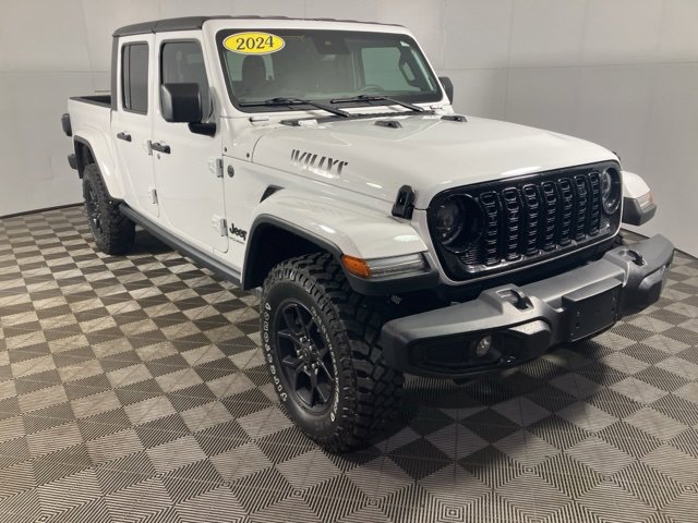 Used 2024 Jeep Gladiator Sport image 2