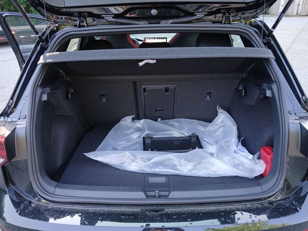 New 2026 Volkswagen GTI SE FWD image 23