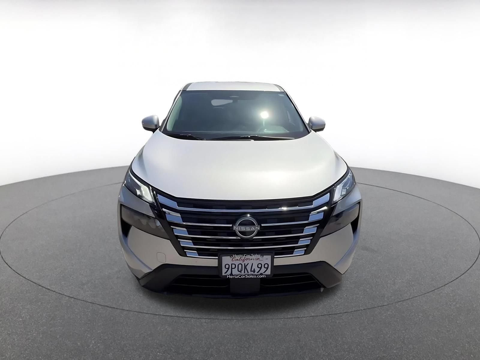 Used 2025 Nissan Rogue SV FWD image 4