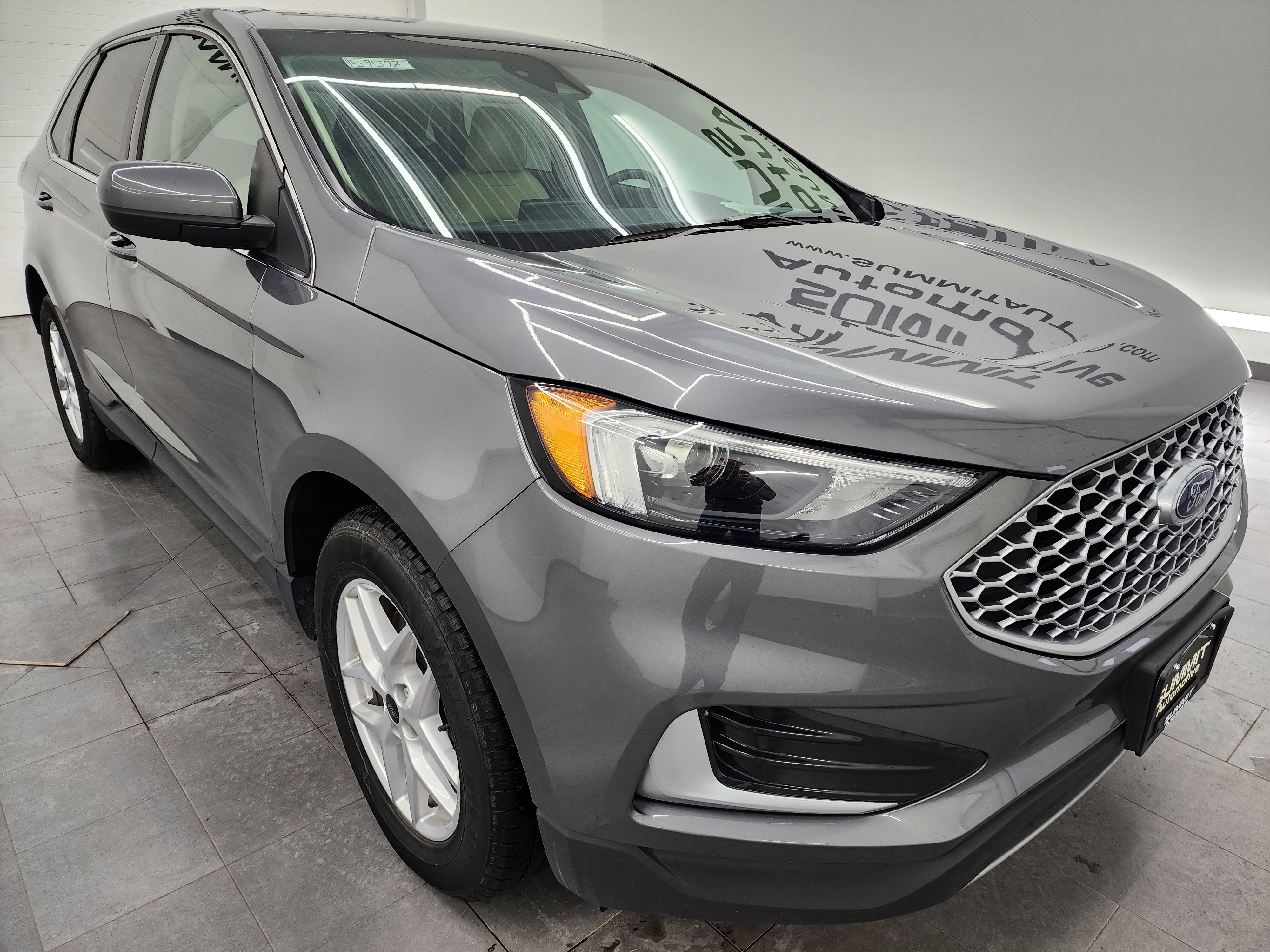 Used 2024 Ford Edge SEL image 2