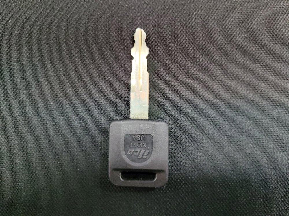 Used 2025 Nissan Versa S w/ Trunk Package image 32