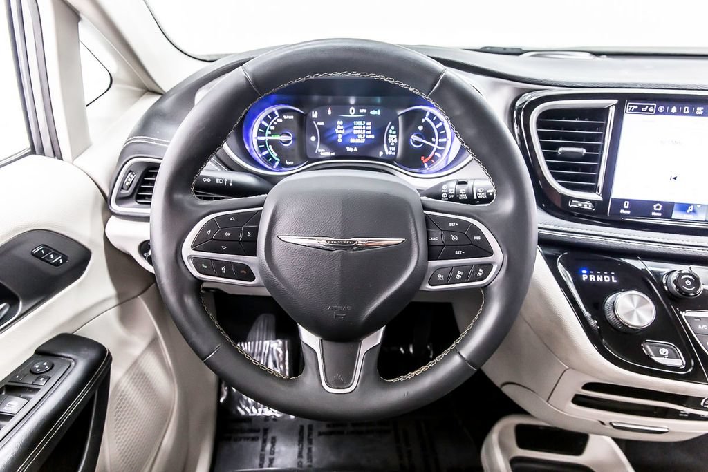 Used 2022 Chrysler Pacifica Touring-L FWD image 19