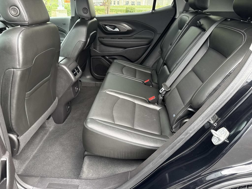 Used 2024 GMC Terrain SLT FWD image 23