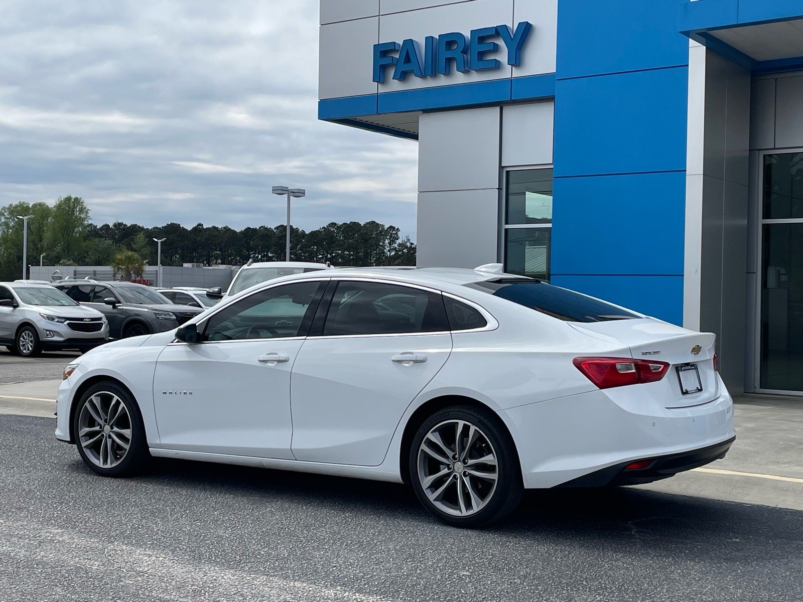 Used 2023 Chevrolet Malibu LT w/ Driver Confidence Package FWD image 3