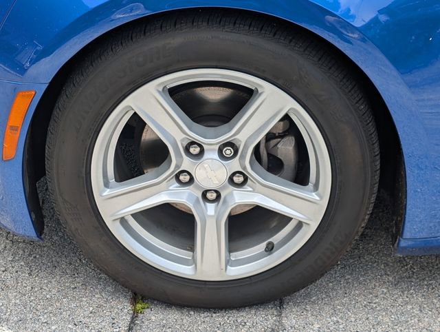 Used 2018 Chevrolet Camaro LT RWD image 18