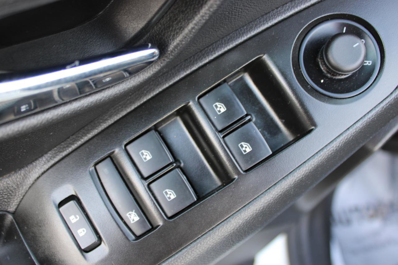 Used 2021 Chevrolet Trax LT w/ LT Convenience Package image 14