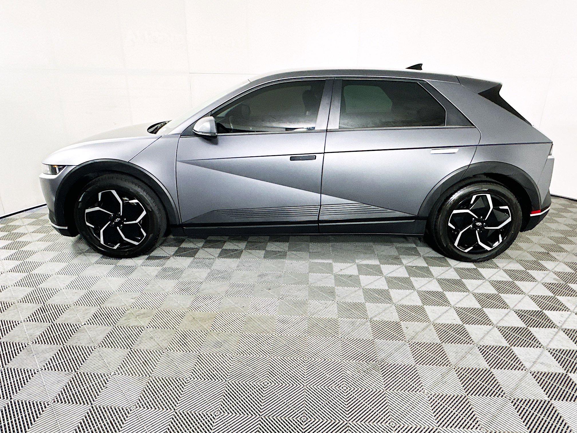 Used 2024 Hyundai Ioniq 5 SEL RWD image 6
