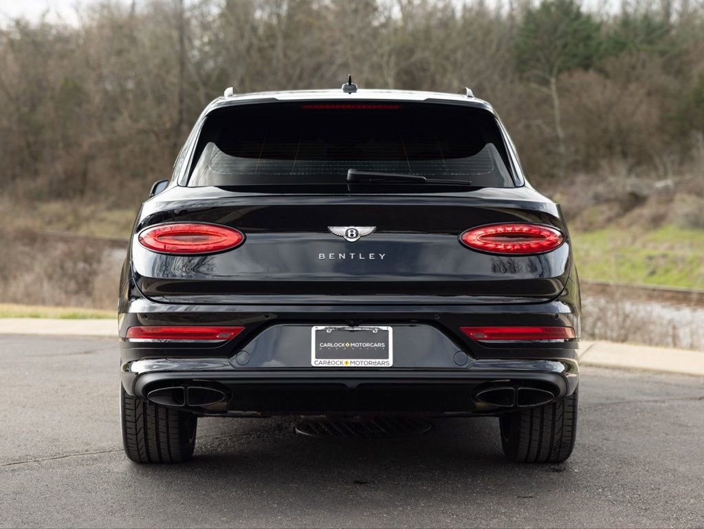 Used 2025 Bentley Bentayga V8 image 10