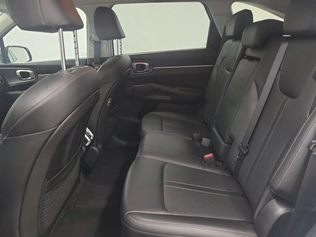 Certified 2023 Kia Sorento S FWD image 12