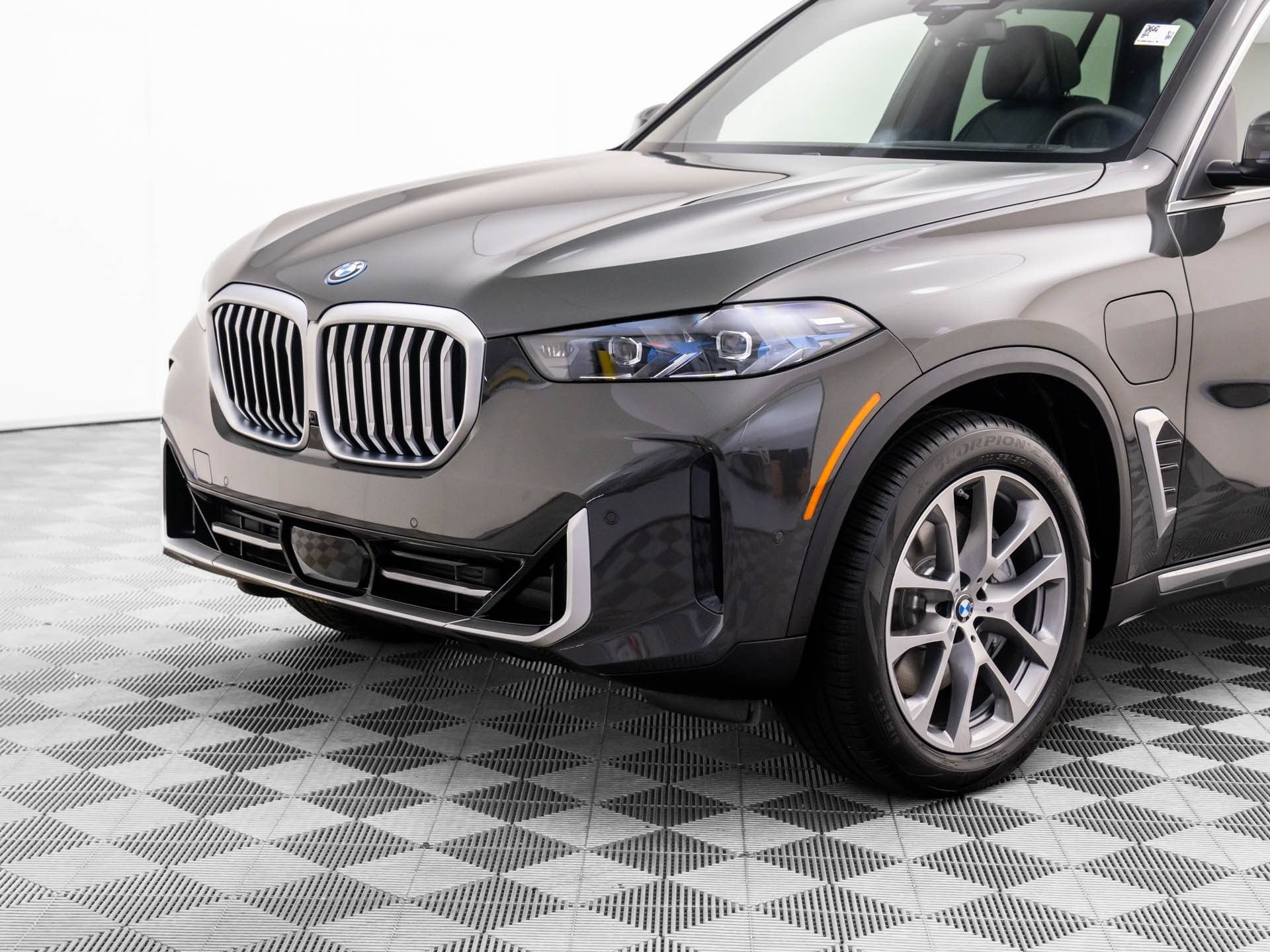 Used 2026 BMW X5 xDrive50e w/ Executive Package AWD/4WD image 40
