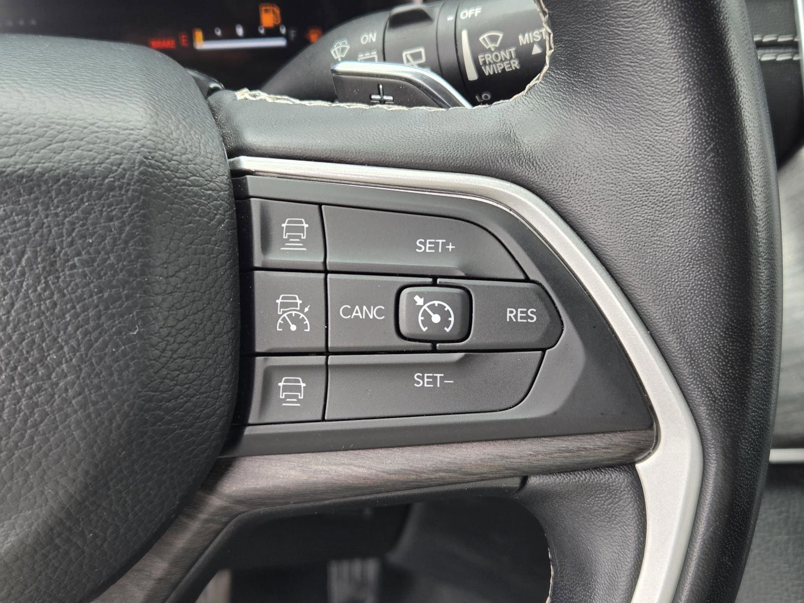Certified 2022 Jeep Grand Cherokee L Limited RWD image 18