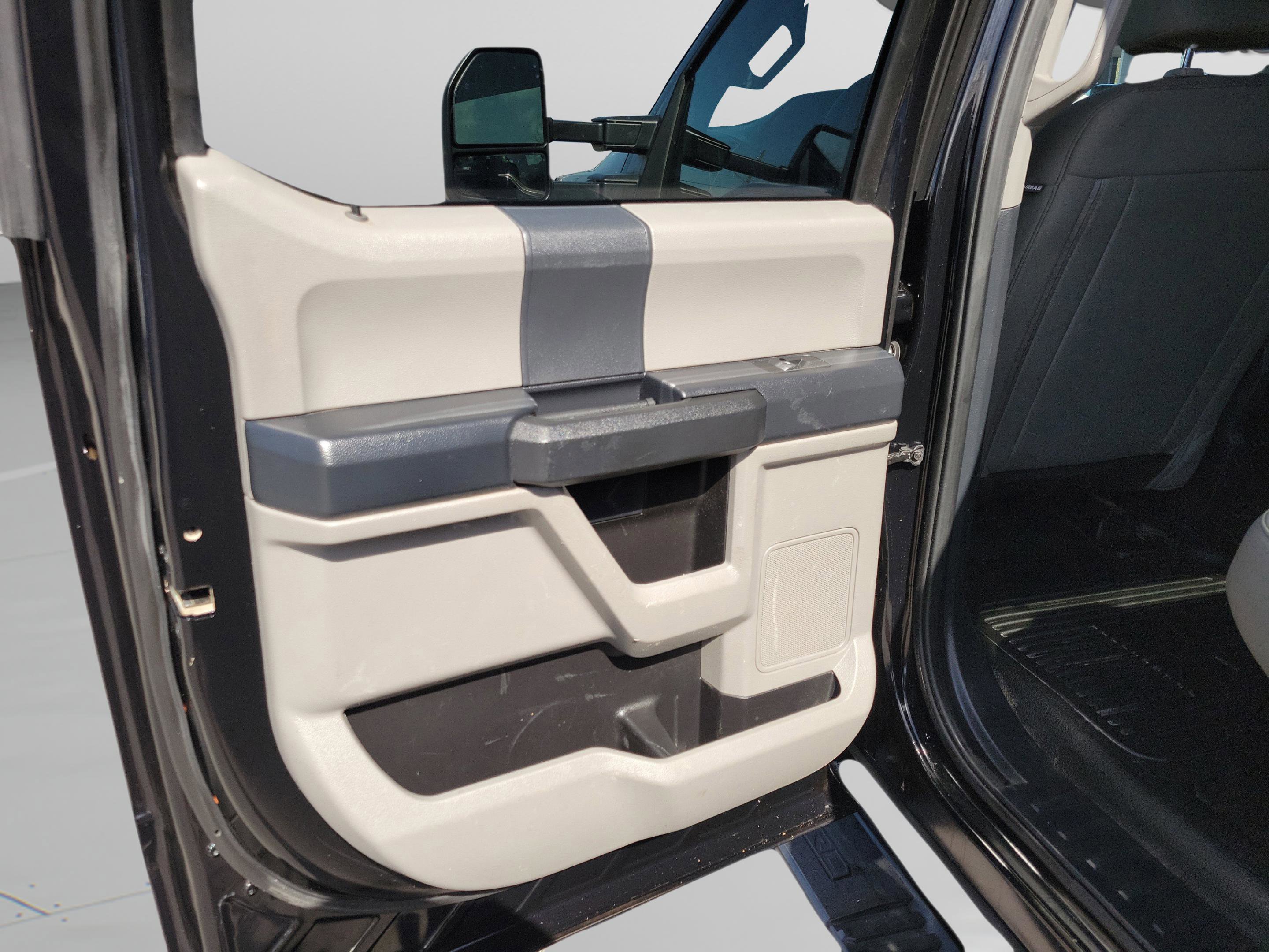 Certified 2022 Ford F350 XL w/ Power Equipment Group image 23