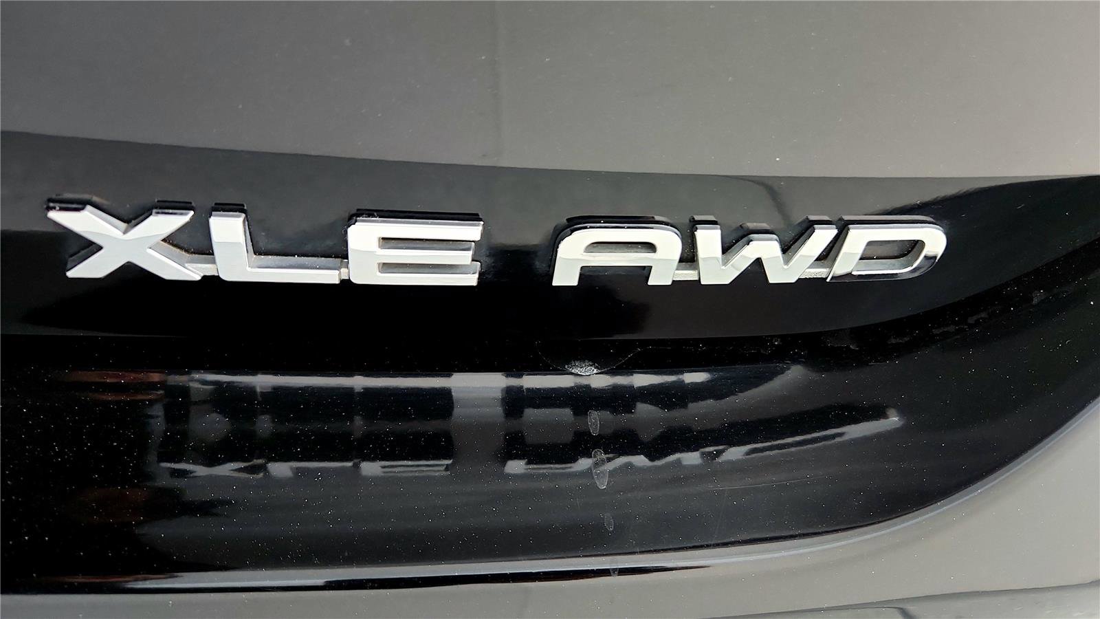 Certified 2024 Toyota Highlander XLE image 14