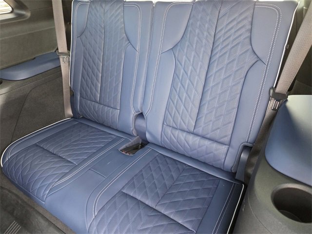 New 2026 Cadillac Vistiq Premium Luxury w/ LPO, Floor Liner Package image 18