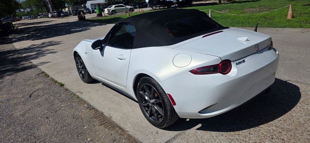 Used 2017 MAZDA MX-5 Miata Grand Touring RWD image 9