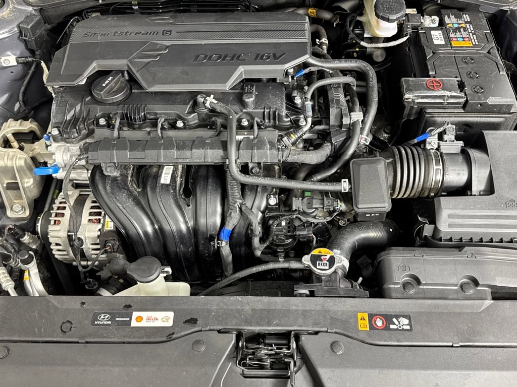 Certified 2025 Hyundai Elantra SE image 20