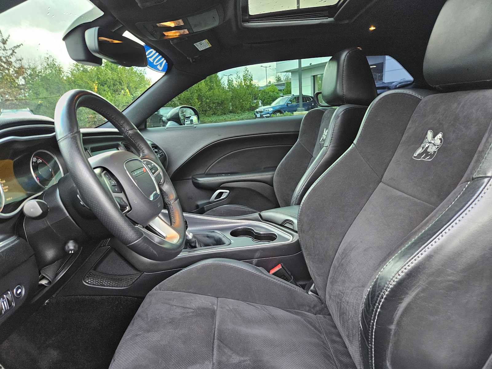 Used 2016 Dodge Challenger R/T Scat Pack w/ Leather Interior Group image 23