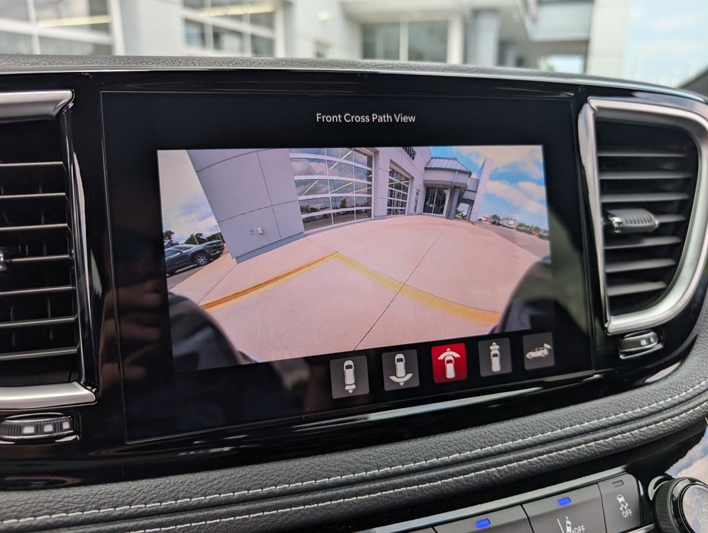 New 2026 Chrysler Pacifica Limited image 28