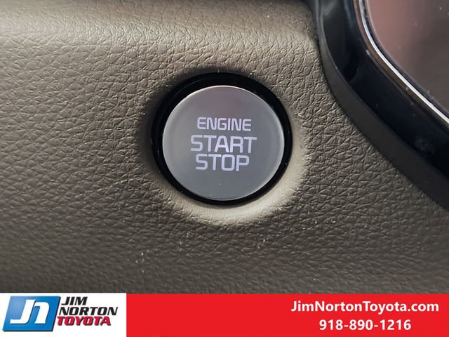 Used 2025 Kia Carnival image 21