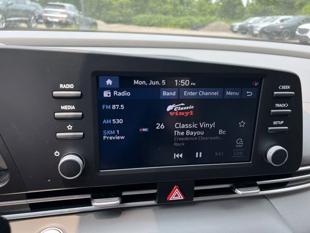 Used 2023 Hyundai Elantra SEL image 11