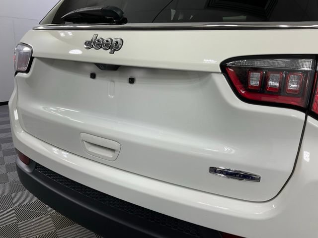 Used 2018 Jeep Compass Latitude w/ Cold Weather Group FWD image 36