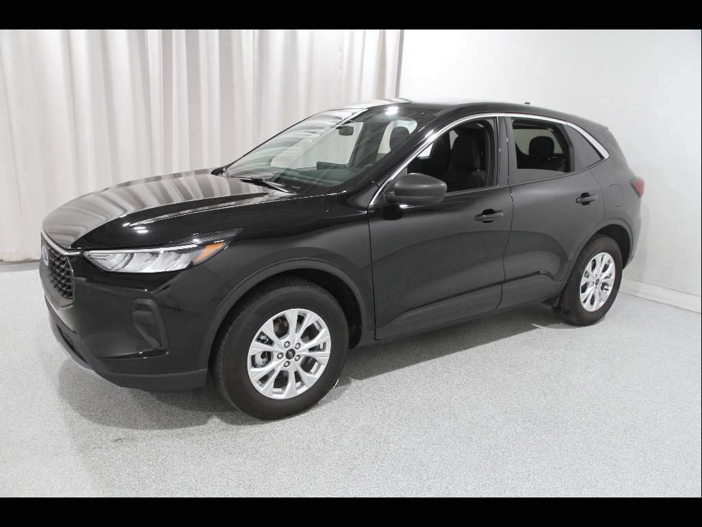 Used 2024 Ford Escape Active w/ Tech Pack #1 AWD/4WD image 3