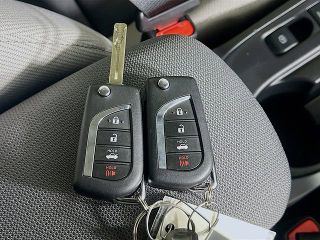 Used 2025 Toyota Corolla LE image 32