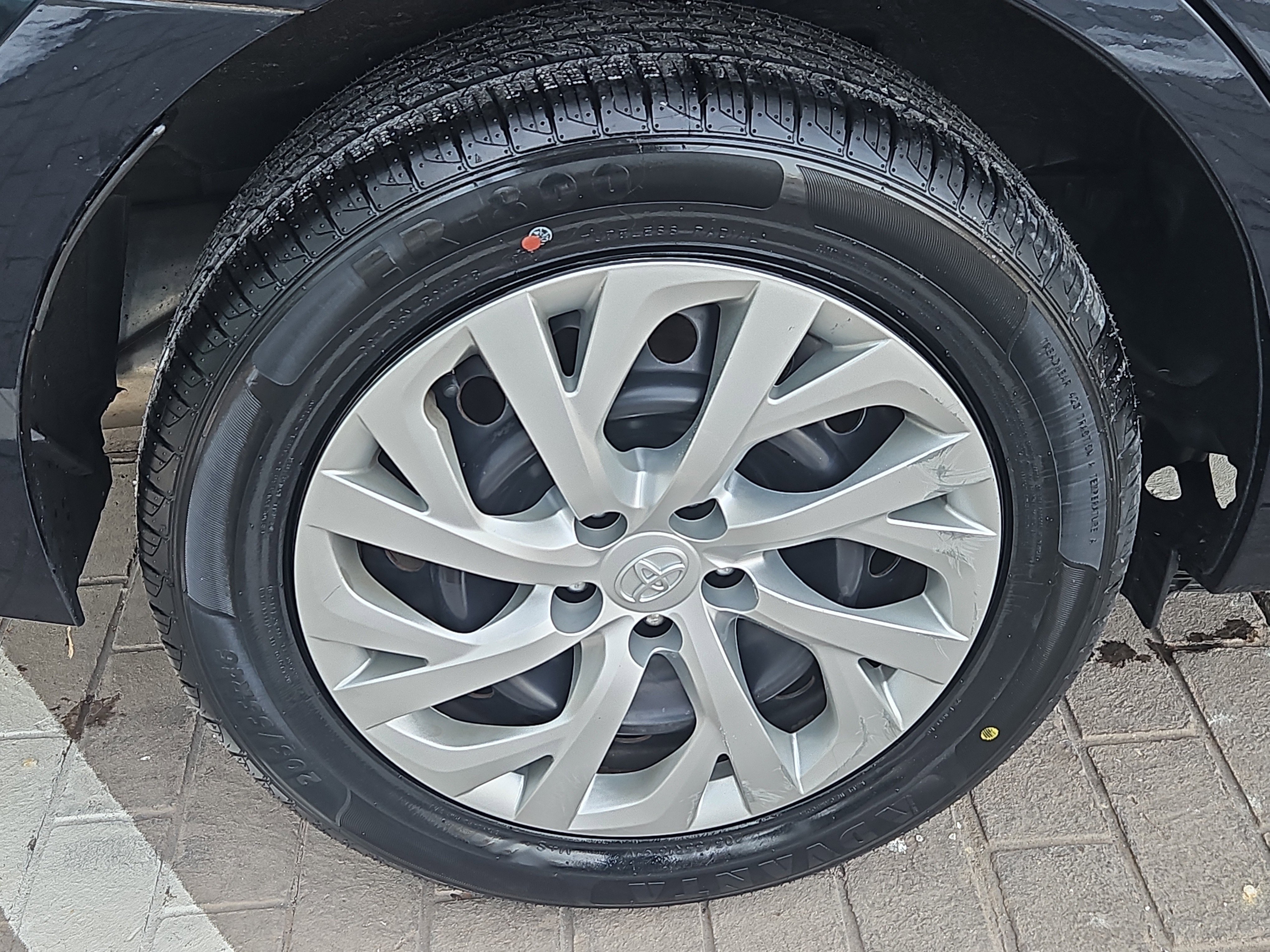 Used 2019 Toyota Corolla LE image 23