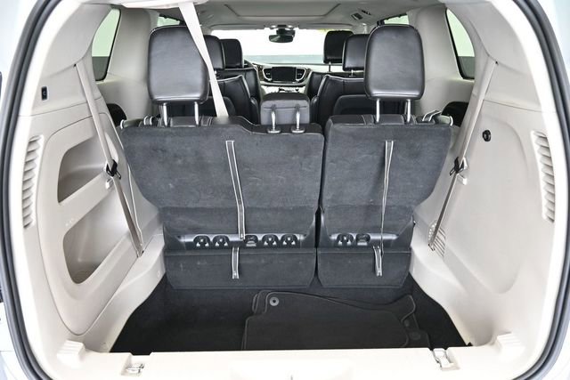 Used 2024 Chrysler Pacifica Limited FWD image 31