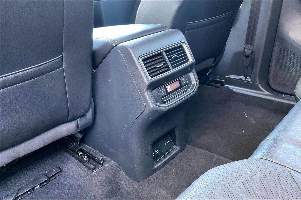Used 2025 Volkswagen Atlas SE FWD image 32