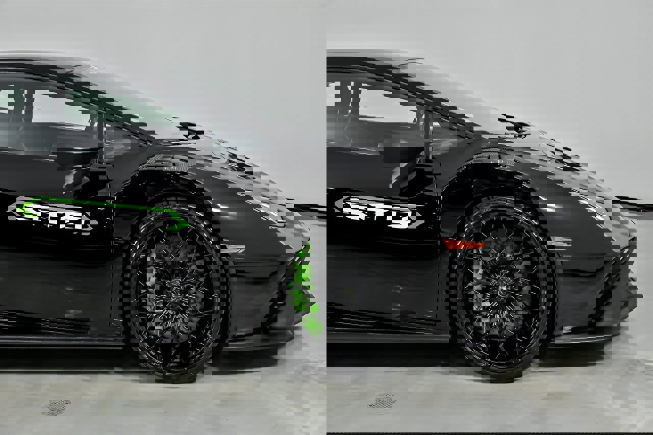 Used 2022 Lamborghini Huracan STO image 15