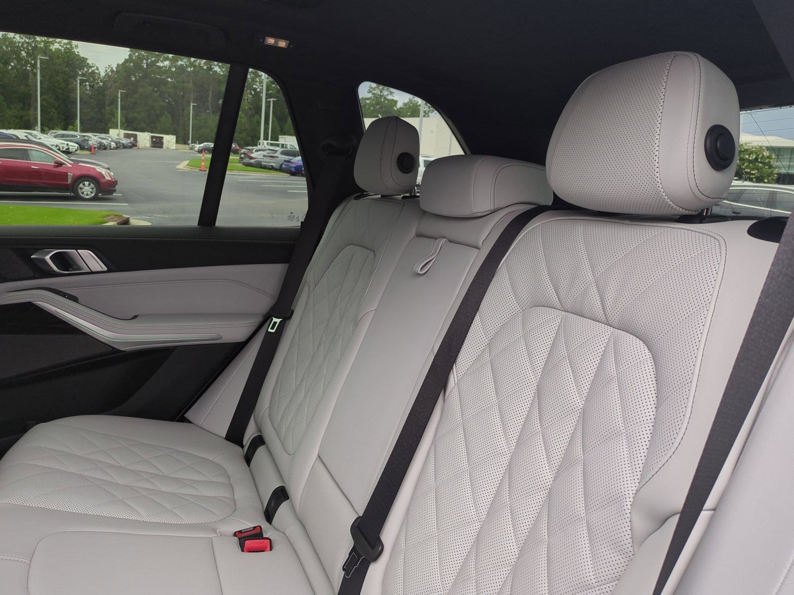 Used 2025 BMW X5 xDrive50e w/ Premium Package image 32