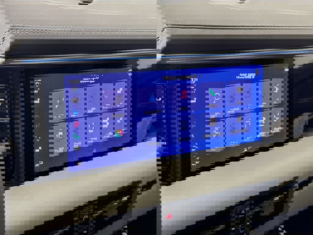 New 2026 Porsche Macan Electric image 18