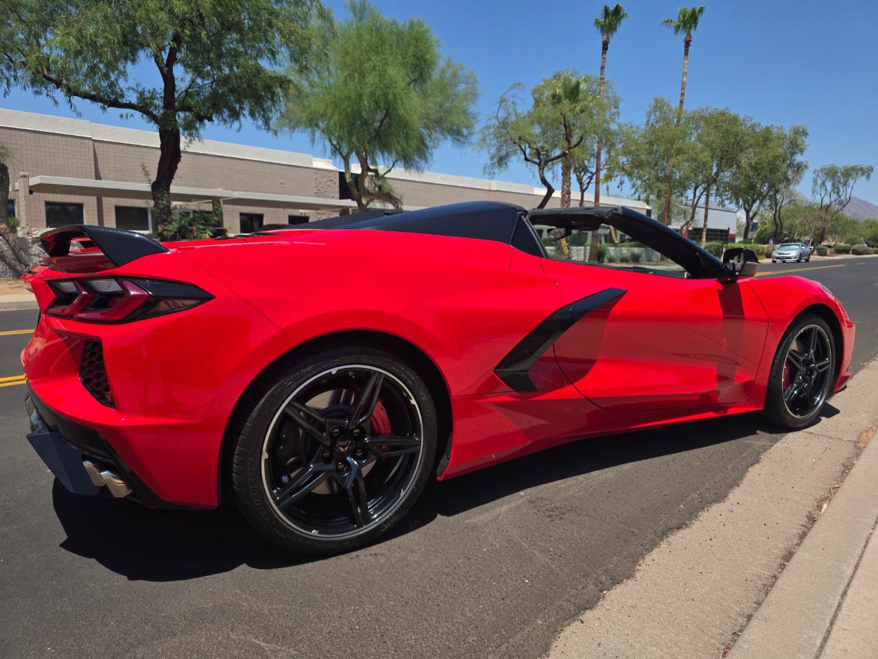 Used 2024 Chevrolet Corvette Stingray Premium Conv w/ Z51 Performance Package RWD image 35